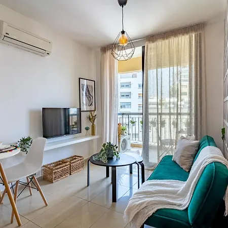 Johny'S Spot In Larnaca Apartment Exterior photo
