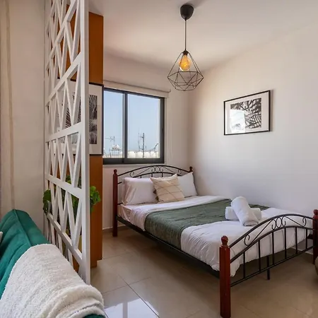 Johny'S Spot In Larnaca Apartment Exterior photo